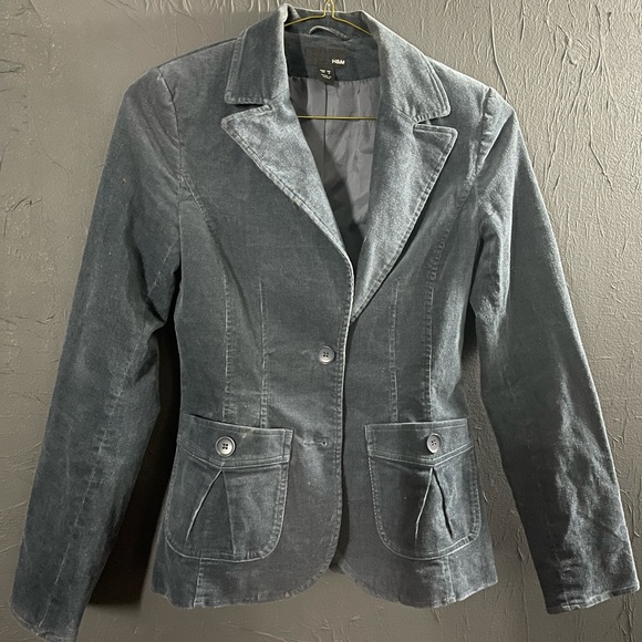 Worn once - Picture 1 of 2